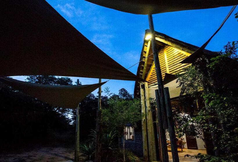 בית מלון כפרי Royal Thonga Safari Lodge