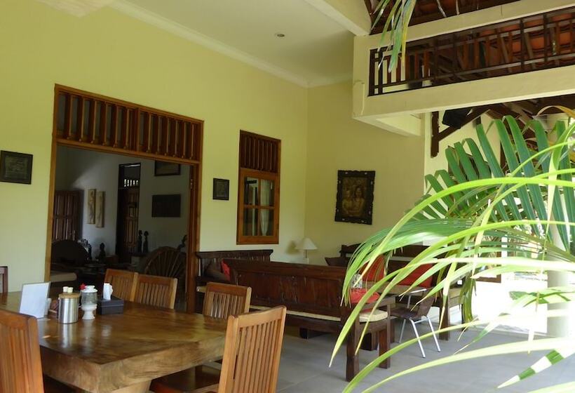 فندق Villa Rumah Kita