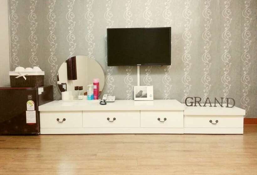 Songnisan Grand Hotel & Condo