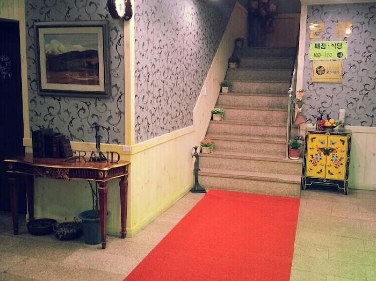 Songnisan Grand Hotel & Condo