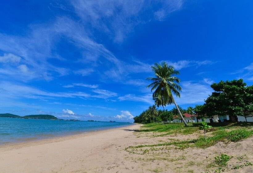 בית מלון כפרי Starlight Beach Resort Chumphon