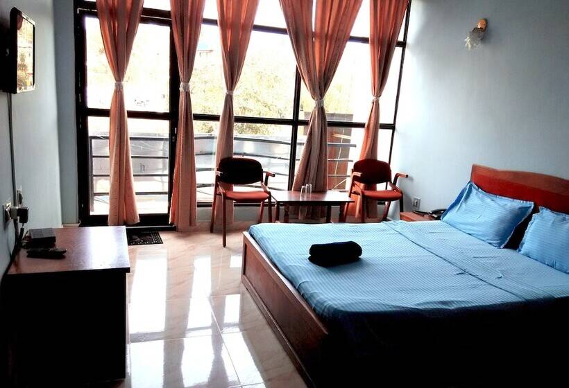 酒店 Vedanta Wake Up   Coorg, Madikeri Town Center