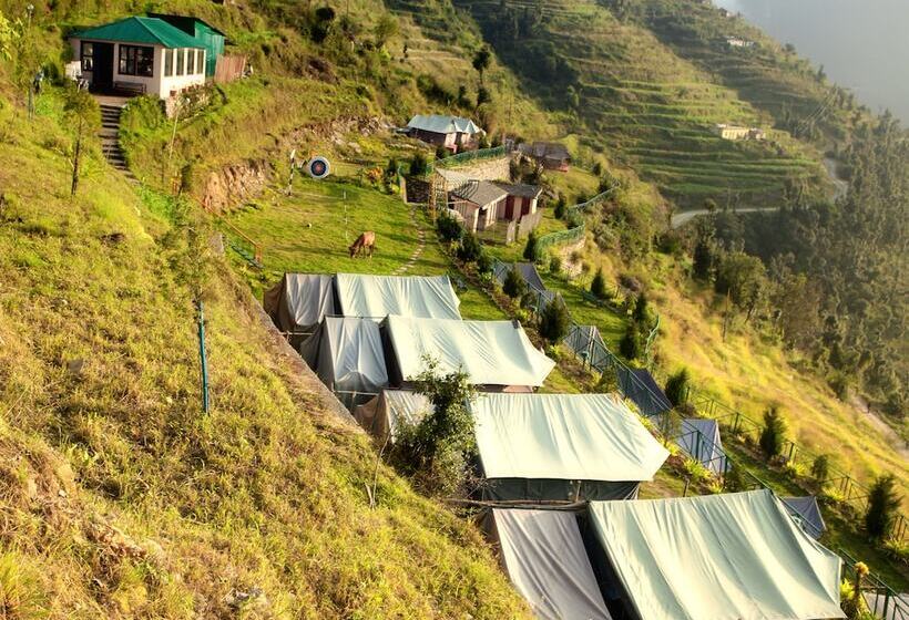 Отель Whispering Pines Himalayan Retreat