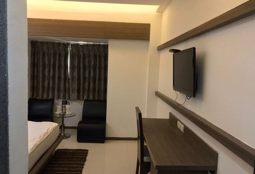 Pearl Hotel & Banquets Ahmedabad