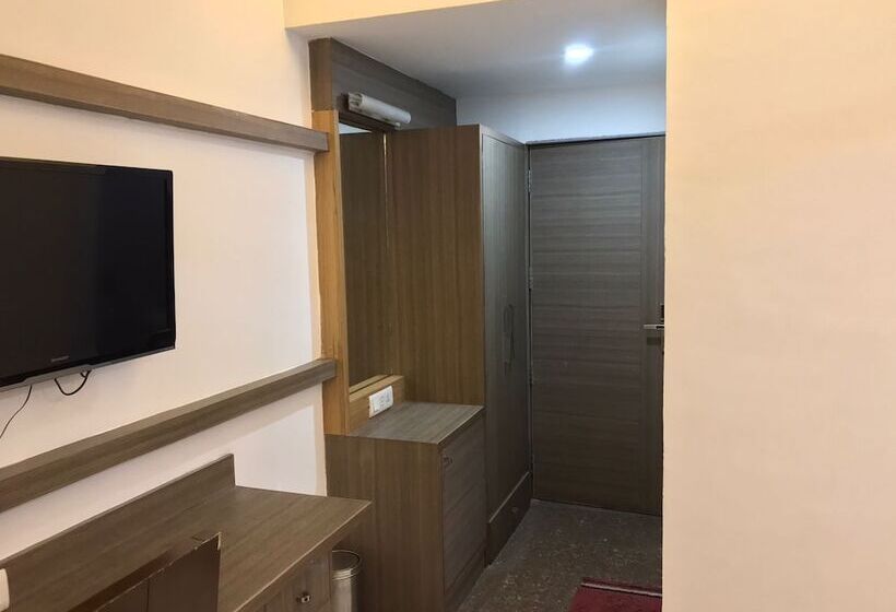 Pearl Hotel & Banquets Ahmedabad