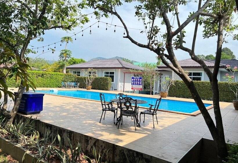 Pensão Baan Suan Khun Yaiy