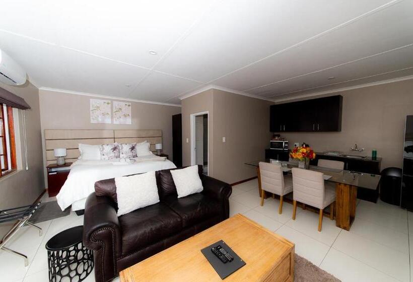 פנסיון Kleinplasie Guesthouse