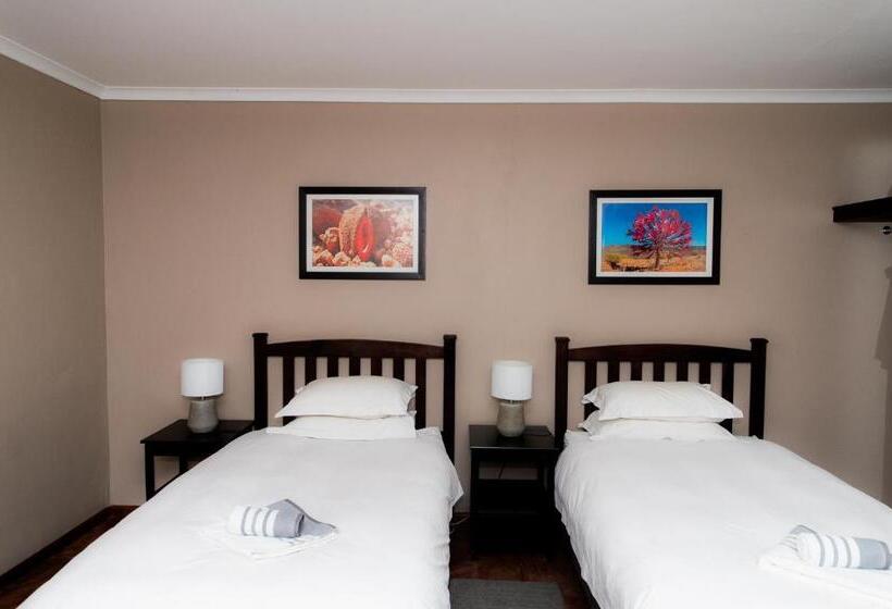 פנסיון Kleinplasie Guesthouse