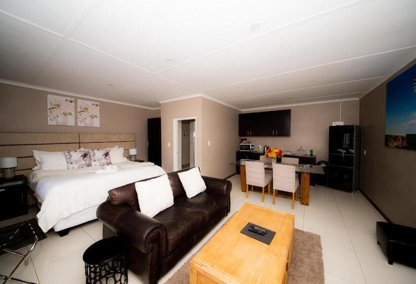 פנסיון Kleinplasie Guesthouse