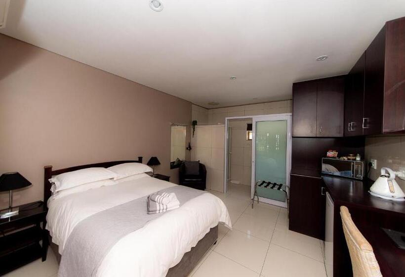 פנסיון Kleinplasie Guesthouse