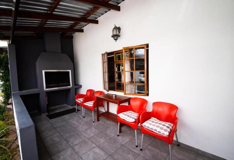 פנסיון Kleinplasie Guesthouse