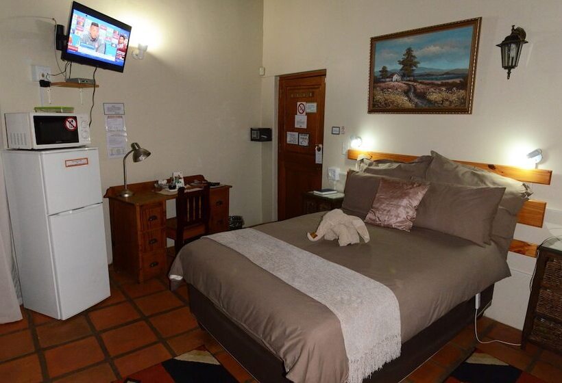 פנסיון Maclear Manor