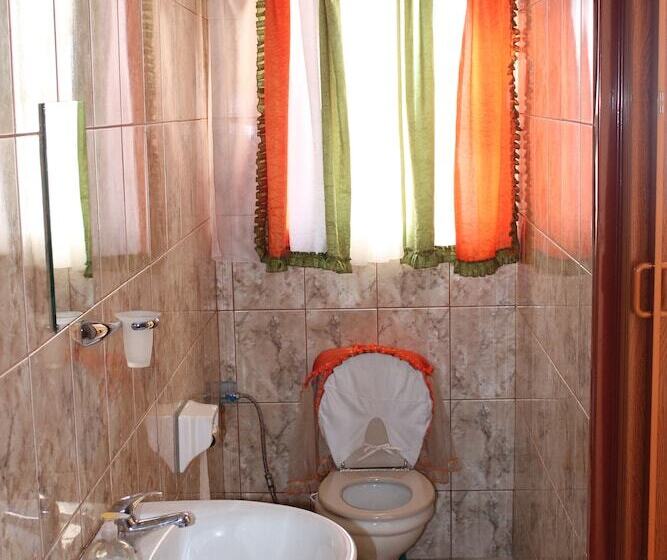 بنسيون Mohlongwafatshe Guest House