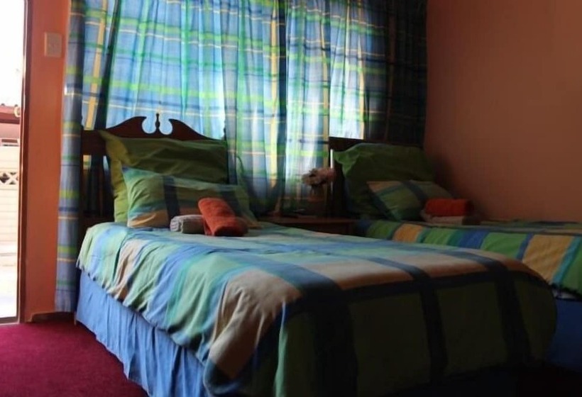 بنسيون Mohlongwafatshe Guest House