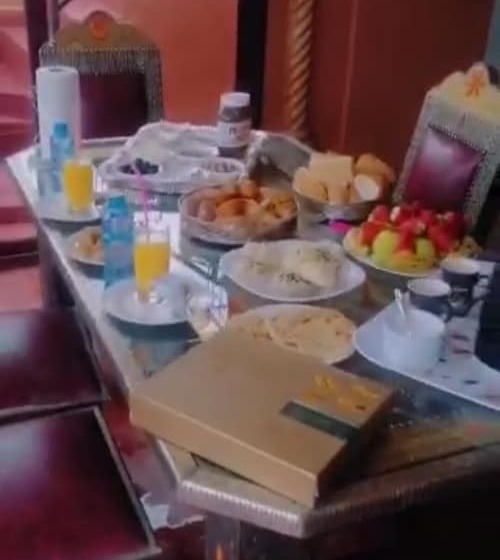 پانسیون Naima House