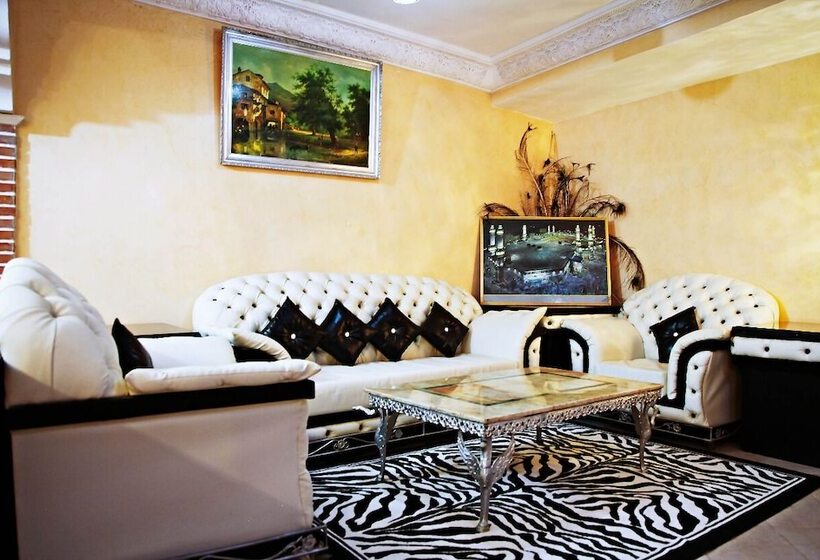 پانسیون Naima House