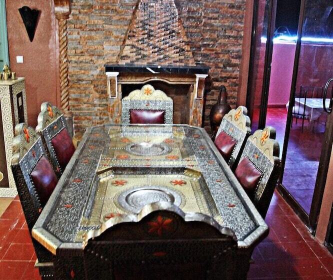 پانسیون Naima House