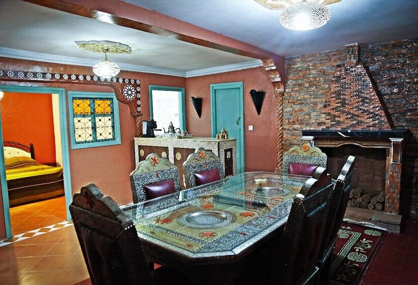 پانسیون Naima House