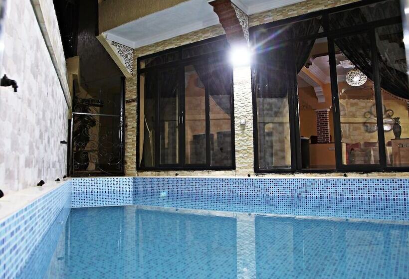 پانسیون Naima House