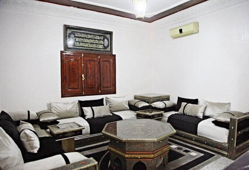 پانسیون Naima House