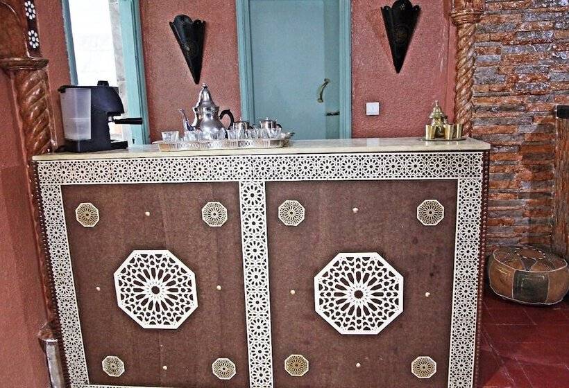 پانسیون Naima House