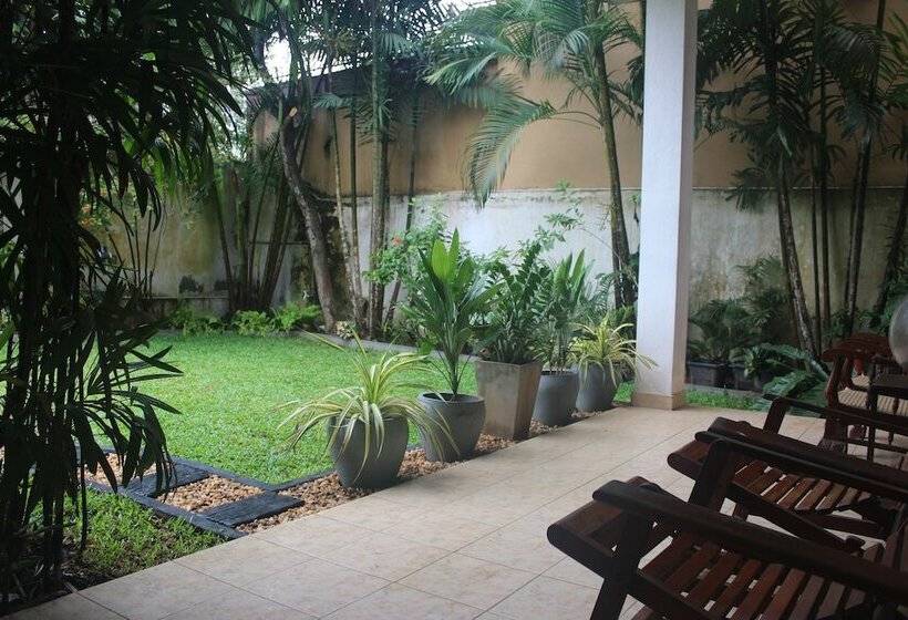 بنسيون Natures Bliss Garden Stay