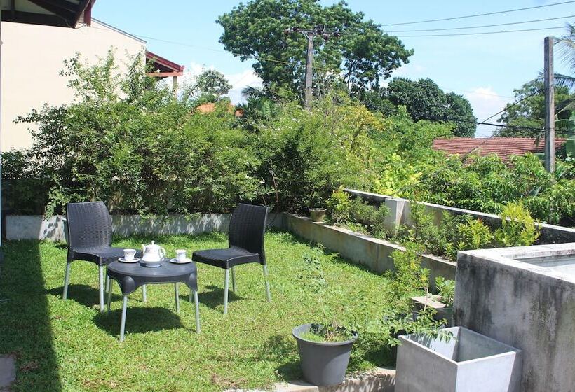 بنسيون Natures Bliss Garden Stay