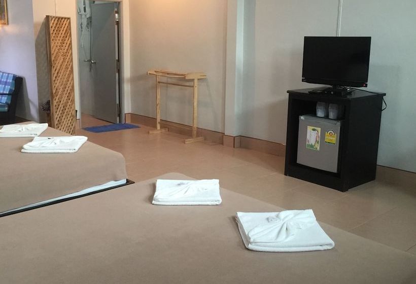 פנסיון Phumthadarommanee Resort