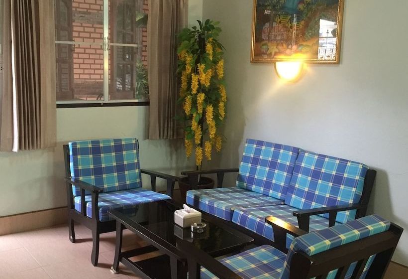 פנסיון Phumthadarommanee Resort