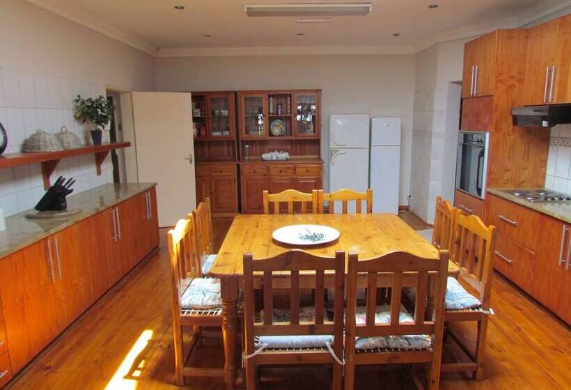 بنسيون Utopia Guest House