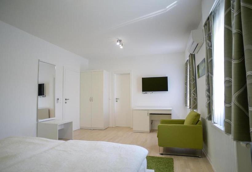 פנסיון Villa Lika