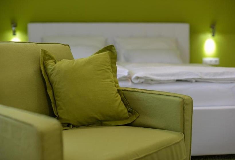 פנסיון Villa Lika