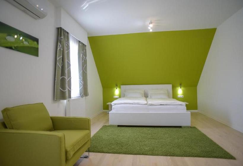 פנסיון Villa Lika