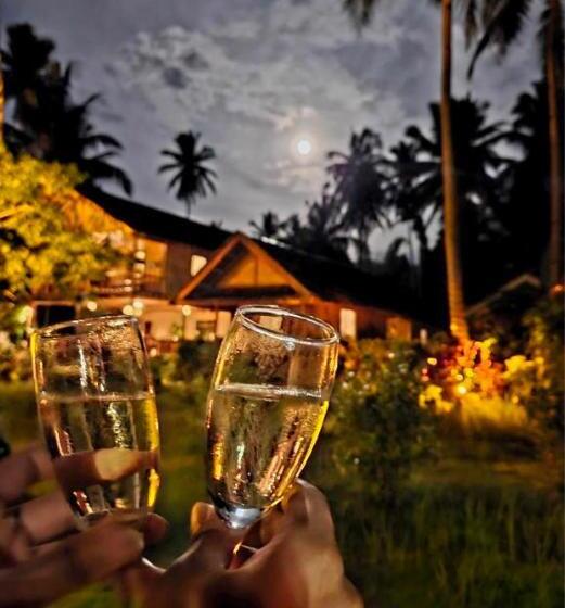 استراحتگاه Sunset Colors