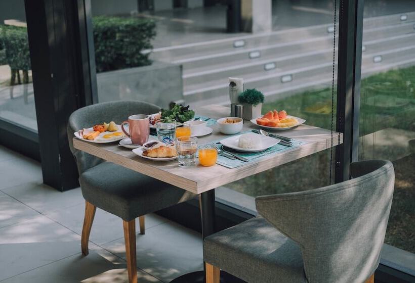 Serenity Hotel And Spa Kabinburi