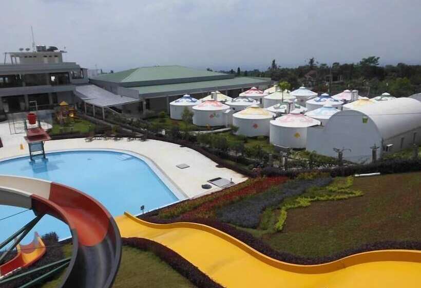 ホテル The Highland Park Resort Bogor