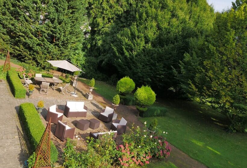 ベッドアンドブレックファースト Chambres D Hôtes Château De Courcelette