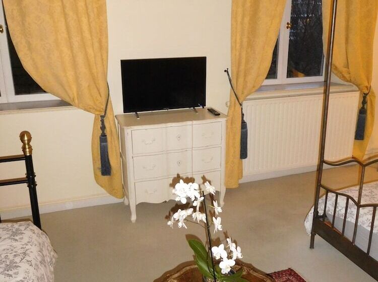 ベッドアンドブレックファースト Chambres D Hôtes Château De Courcelette