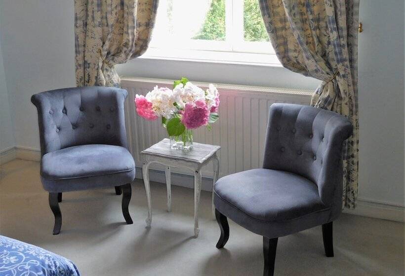 ベッドアンドブレックファースト Chambres D Hôtes Château De Courcelette