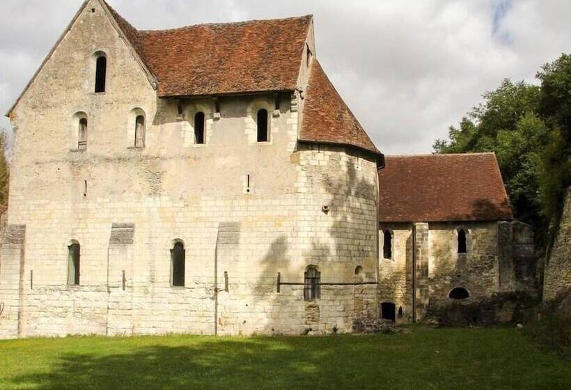 مبيت وإفطار Chateau Monastere De La Corroirie