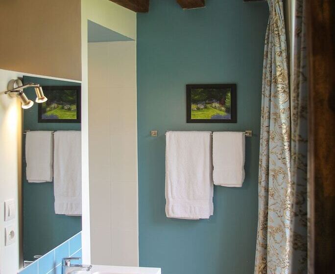 مبيت وإفطار Chateau Monastere De La Corroirie