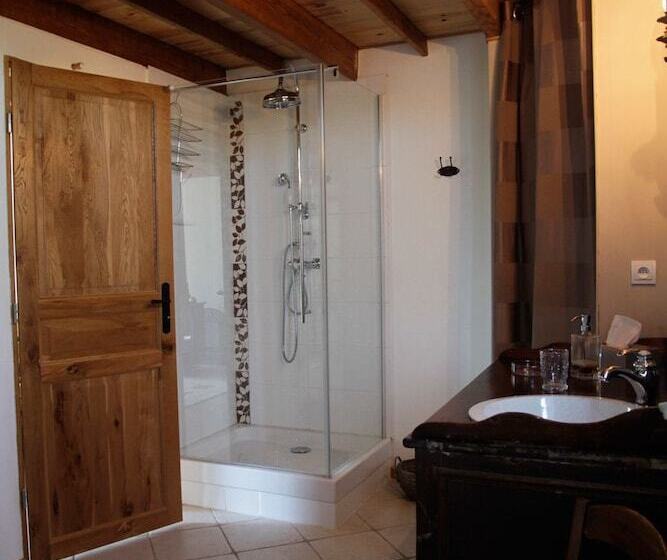 مبيت وإفطار La Grange De Briac