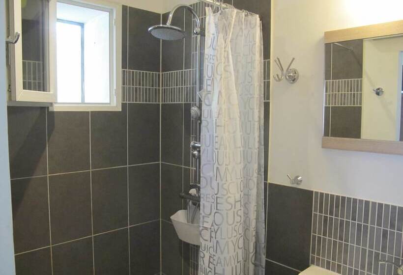 ベッドアンドブレックファースト Loucardalines