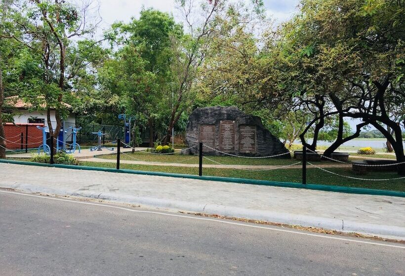 ベッドアンドブレックファースト Sudu Neluma Home Stay