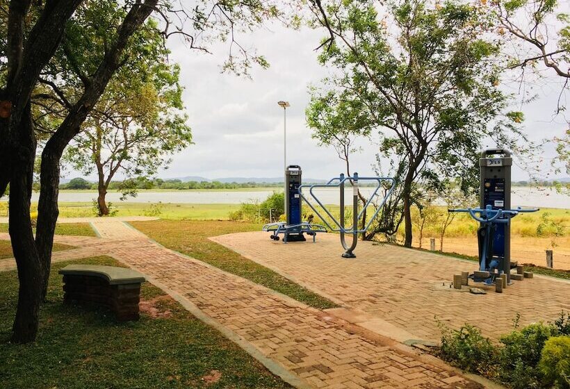 ベッドアンドブレックファースト Sudu Neluma Home Stay