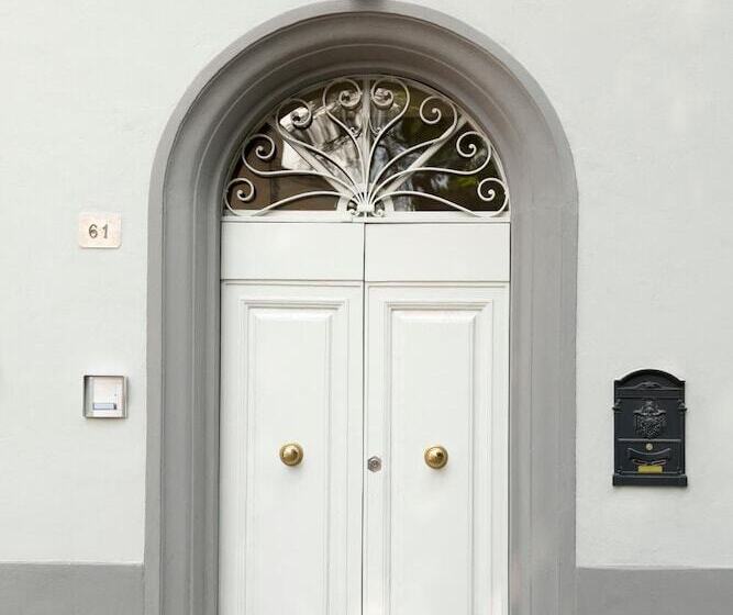 مبيت وإفطار Via Naldini N 61