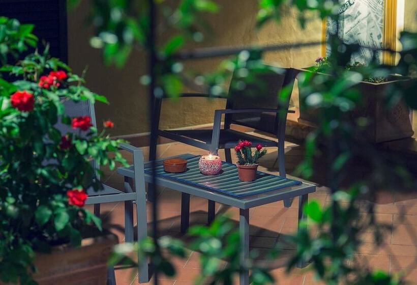 مبيت وإفطار Via Naldini N 61