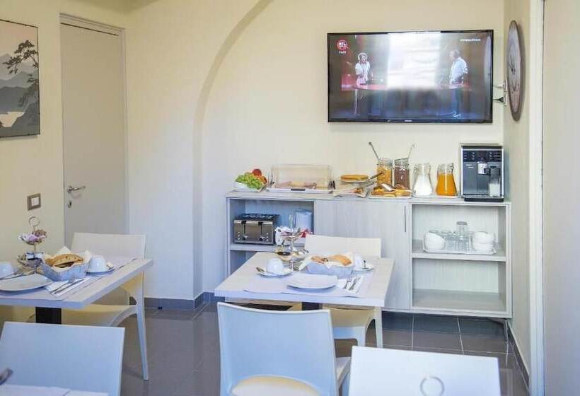 مبيت وإفطار Via Naldini N 61