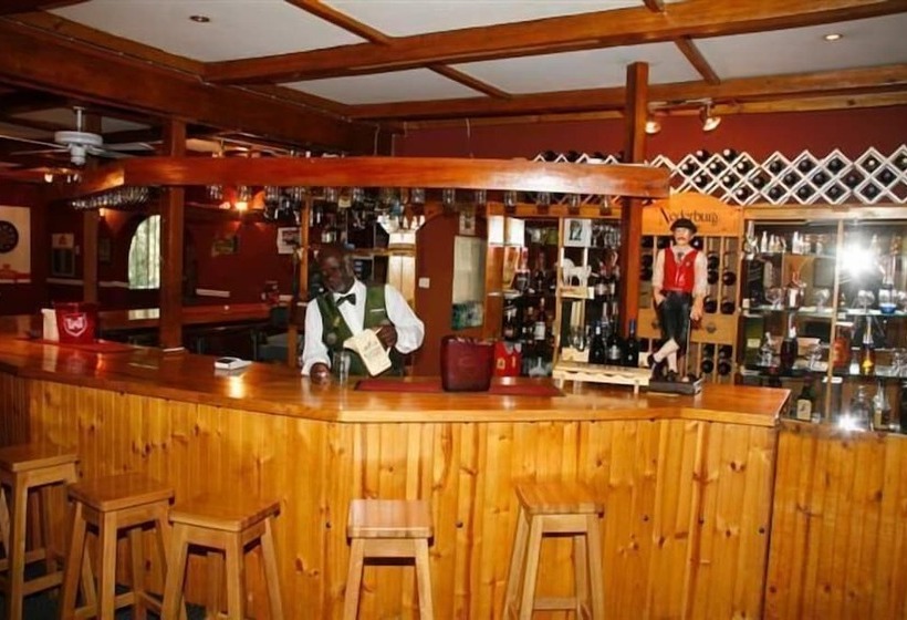 Everglades Hotel & Conference Centre