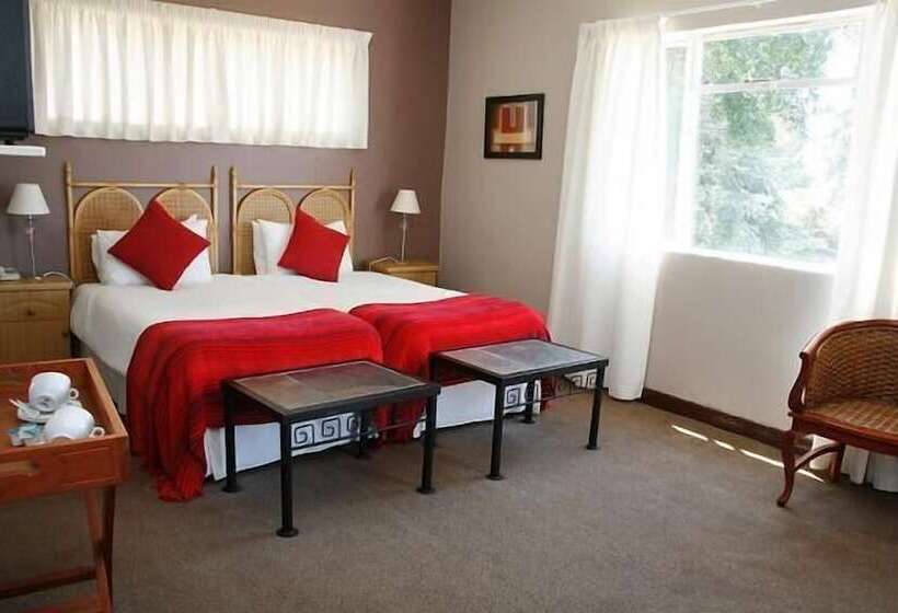 Everglades Hotel & Conference Centre